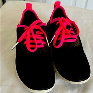 Cole Haan Zero Grand Black Suede Sneakers with Pink Trim/ Laces sz 5.5